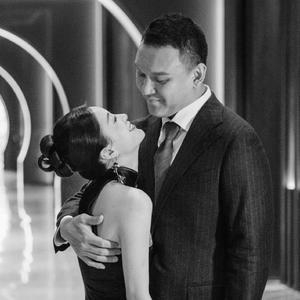 王乙刚下公交到王申家视频播放
