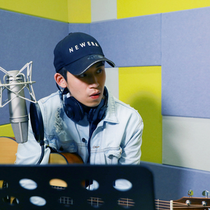 王乙刚下公交到王申家视频播放
